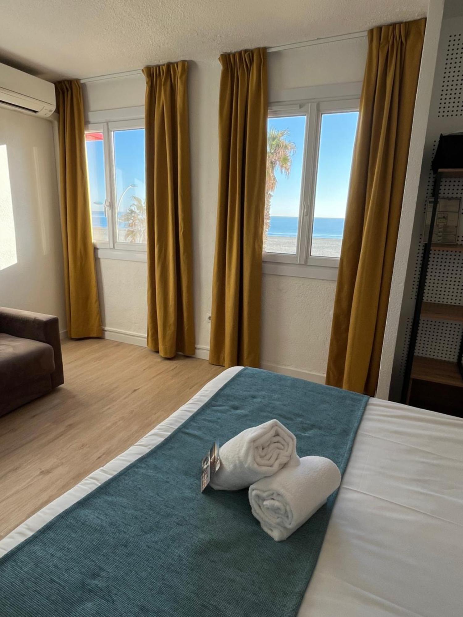 Hotel Saint Georges, Face A La Mer Canet-en-Roussillon Ngoại thất bức ảnh