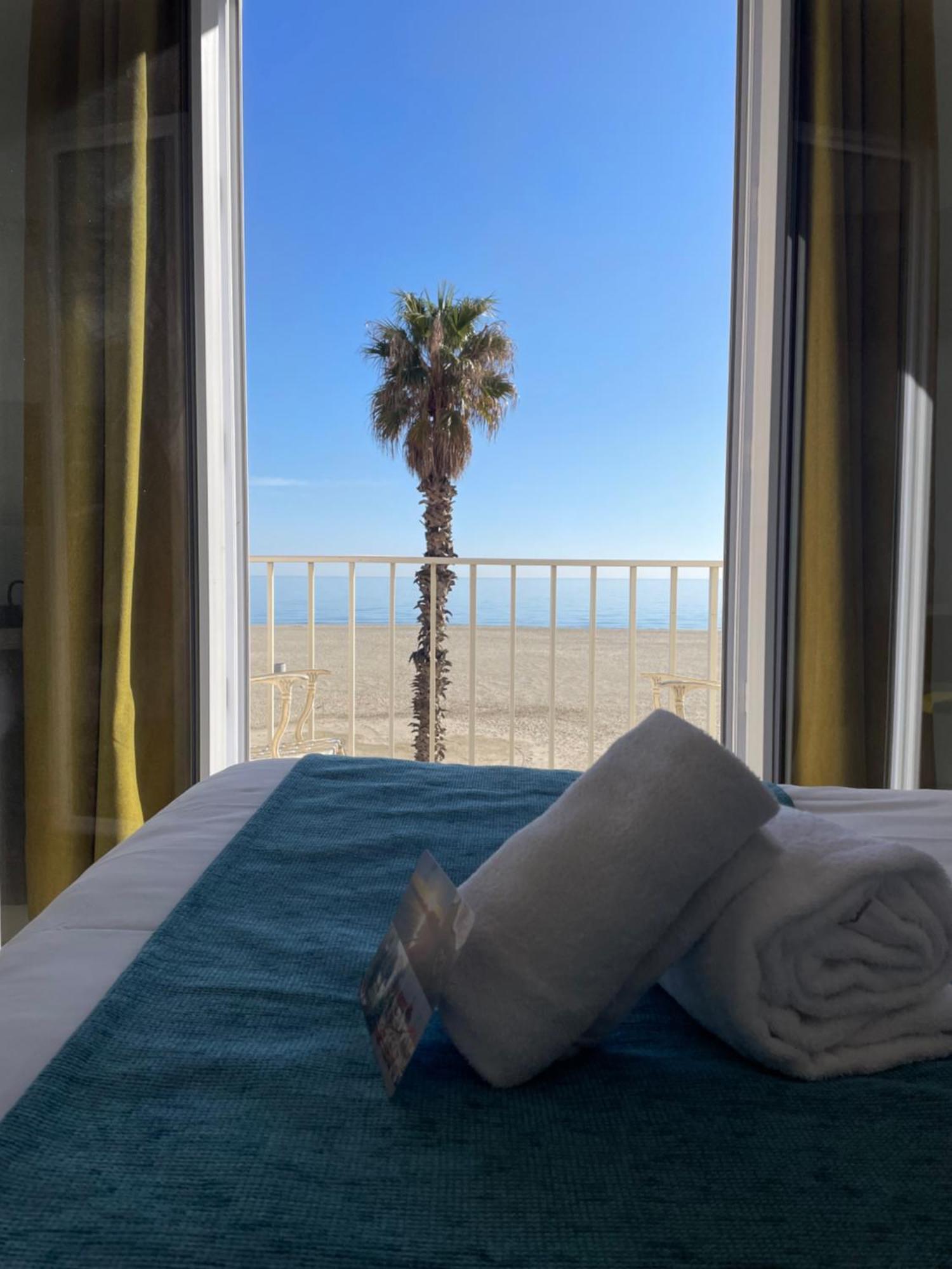 Hotel Saint Georges, Face A La Mer Canet-en-Roussillon Ngoại thất bức ảnh