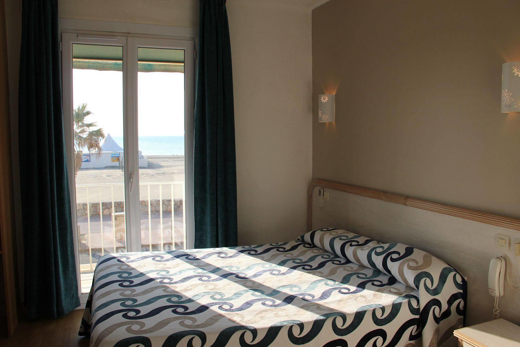 Hotel Saint Georges, Face A La Mer Canet-en-Roussillon Ngoại thất bức ảnh