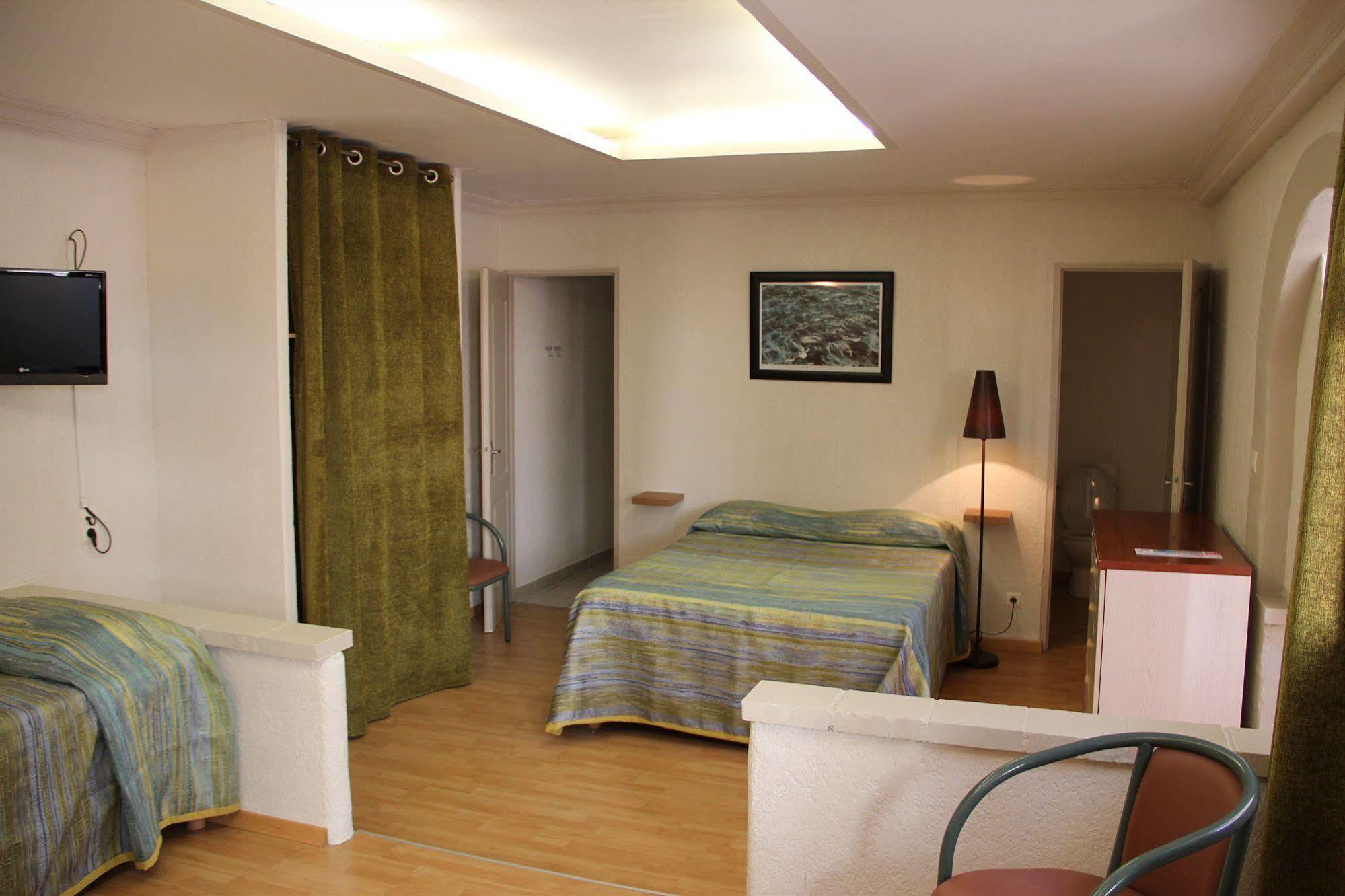 Hotel Saint Georges, Face A La Mer Canet-en-Roussillon Ngoại thất bức ảnh